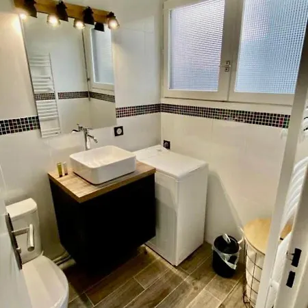 Piscine Et Vue Dégagée à Appartement *
